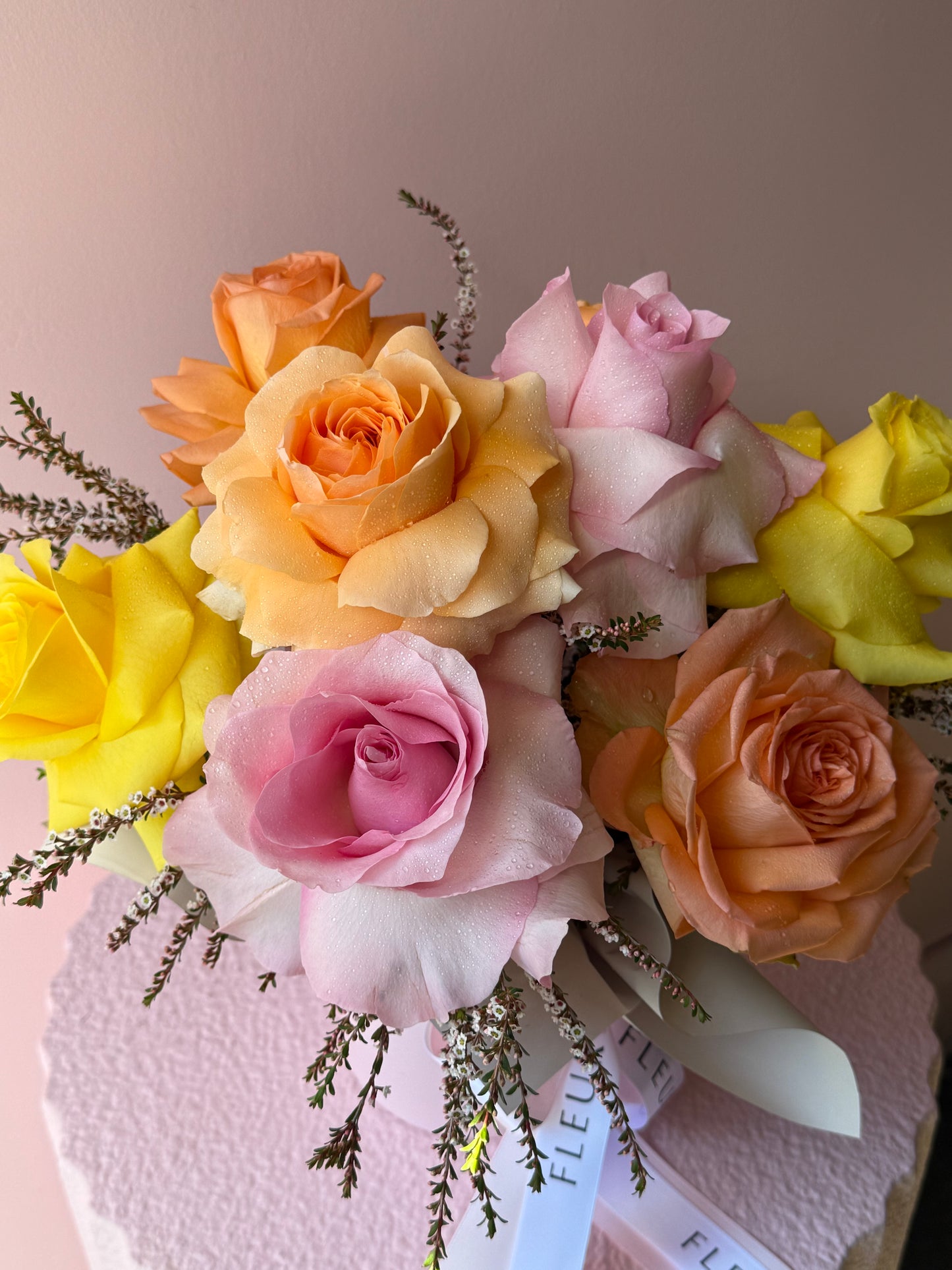 The Mixed Rose Hat Box